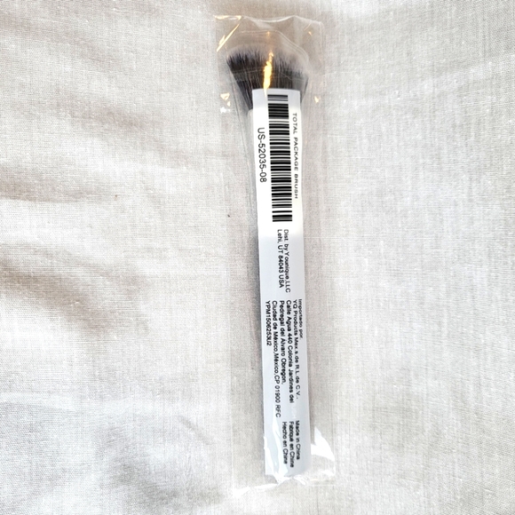 YOUNIQUE Total Package Brush ~ 4 in 1 - Picture 4 of 4